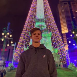 Meet your Posher, Logan